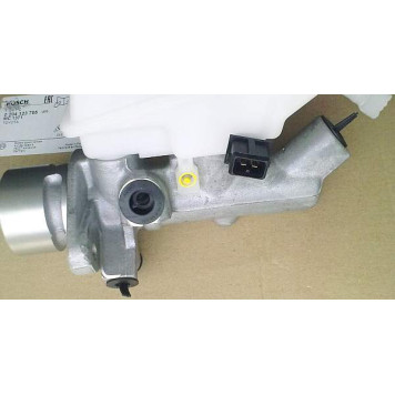 Главный тормозной цилиндр BOSCH 0 204 123 705-4