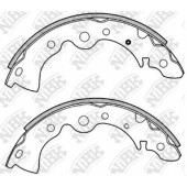 Комплект тормозных колодок задний для NISSAN ALMERA(N16), BLUEBIRD SYLPHY(G10), PRAIRIE(M10,NM10), SUNNY <b>NiBK FN1167</b>