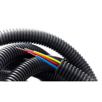 Трубка гофрированная d 4.6мм для изоляции проводов разрезная (цена за 1м) черная-1