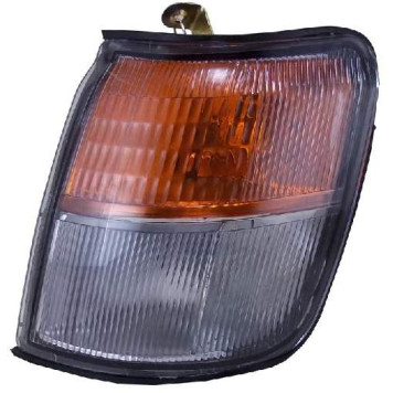 Габарит MITSUBISHI PAJERO 91-97 лев. белый японец <b>SAT ST-214-1530L</b>