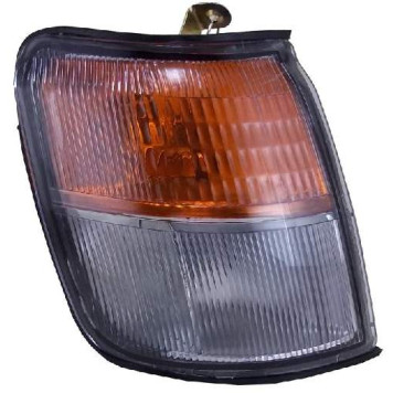 Габарит MITSUBISHI PAJERO 91-97 прав. белый японец <b>SAT ST-214-1530R</b>