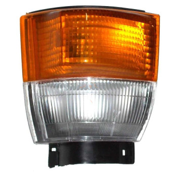 Габарит NISSAN ATLAS 92-07 бело-желтый <b>SAT ST-215-1571R</b>