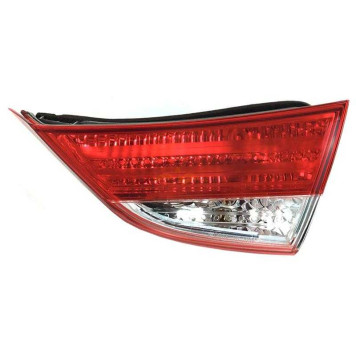 Вставка HYUNDAI ELANTRA V 10-14 <b>SAT ST-221-1314R</b>