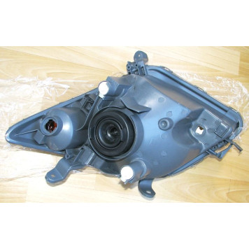 Фара TOYOTA IST 02-05 <b>SAT ST-312-1185R</b>-2