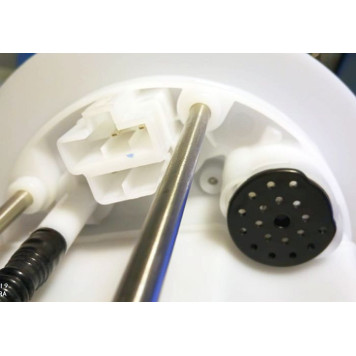 Фильтр топливный погружной TOYOTA VITZ / IST / YARIS / BELTA / RACTIS 05- <b>SAT ST-77024-52171</b>-3