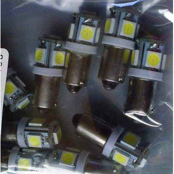 Лампа (LS25) светодиодная T8,5-SMD5 (BA9s) 5 SMD белая 12V Skyway S08201233-1